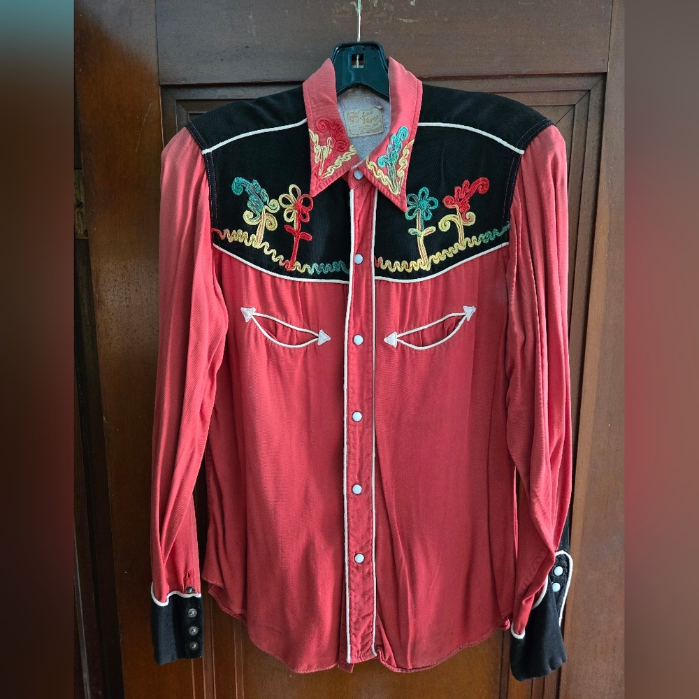 TRUE VINTAGE Las Vegas By Cowboy Joe Embroidered Western Shirt